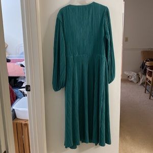 Beautiful green dress . NWT